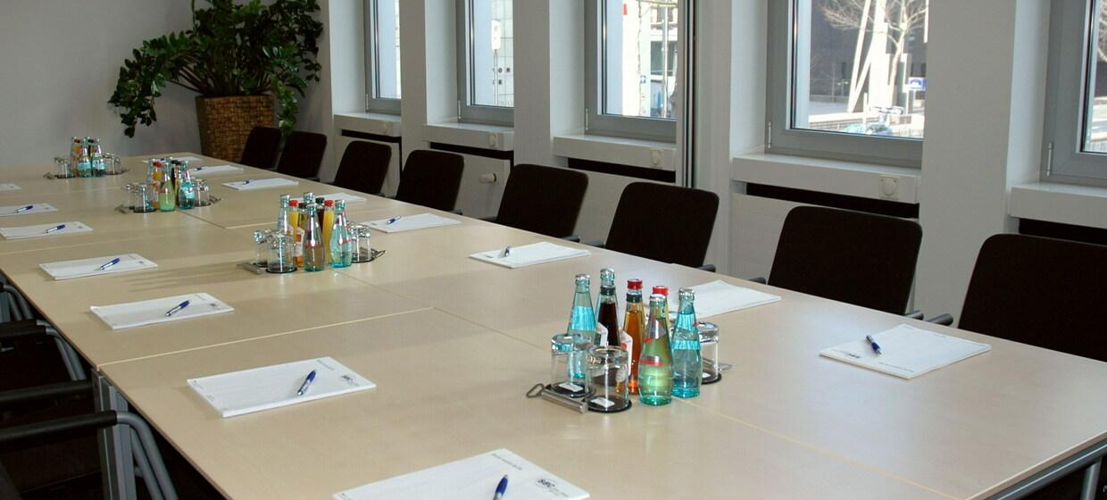 Regus SBC Service and Business Center GmbH 1