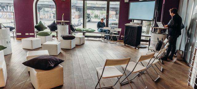 BAZIC Lounge 3