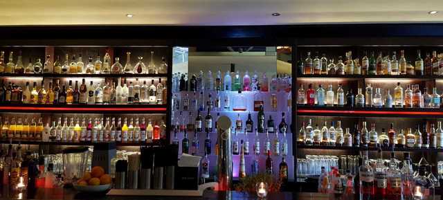 Cocktrail Bar  1
