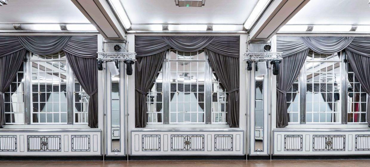 London's Opulent Art Deco Venue  4