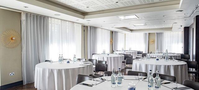 A Range Of Stylish Event Spaces Within A 5* Hotel  25