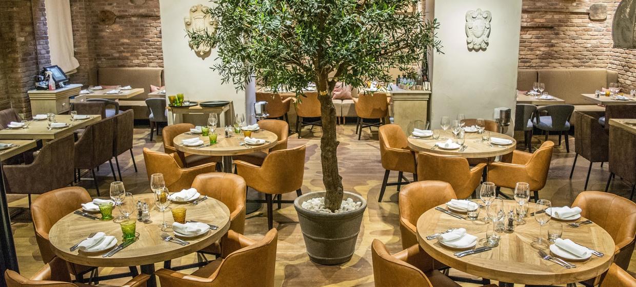 Luxurious Italian Restaurant in Mayfair 6