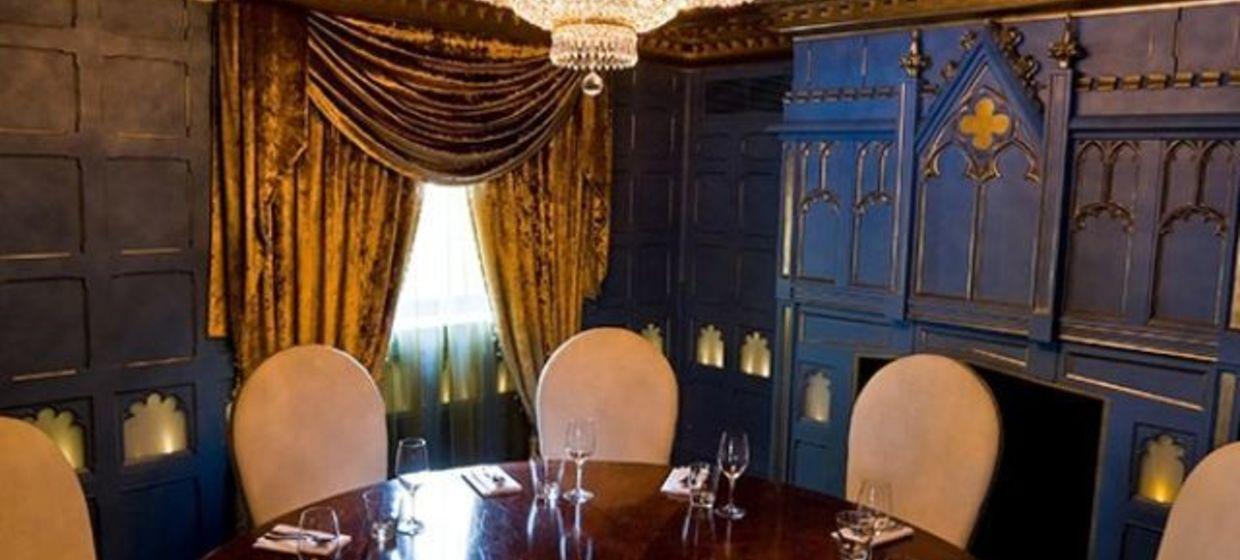 Decadent Hotel and Event Spaces nearby to London 4
