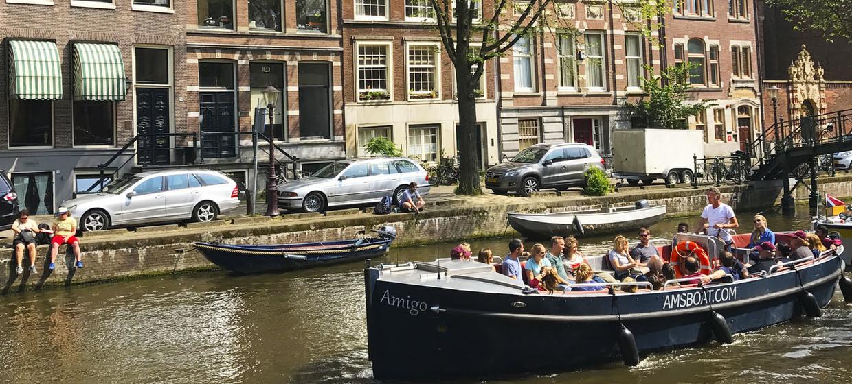 Amsterdam Boat Center 18