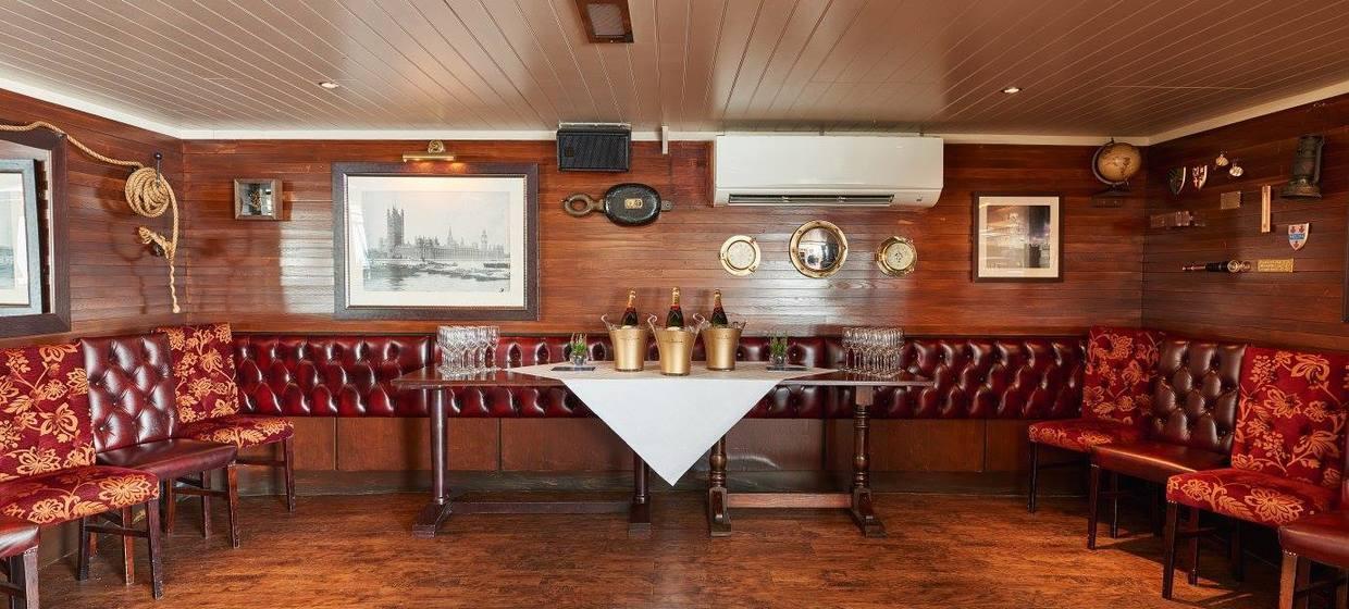Charming Pub on a Boat in an Iconic Location  3