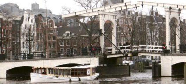 Vakkundig Gerestaureerde Salonboot in Amsterdam 1