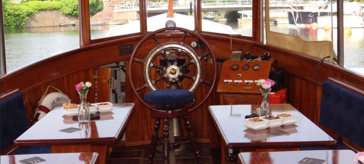 Vakkundig Gerestaureerde Salonboot in Amsterdam 5