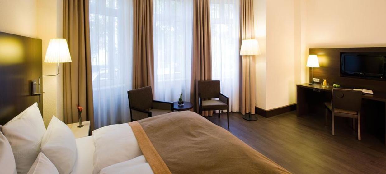 NH Frankfurt Villa 3