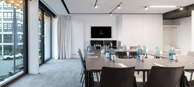KPM Hotel & Residences 6