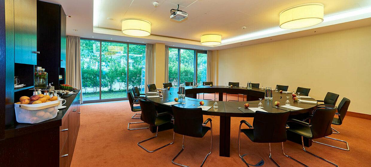 Holiday Inn Berlin Airport & Conference Centre 11