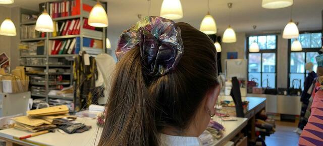 DIY Scrunchie - nähen Sie Ihren eigenen Haargummi aus Designerstoffen 2