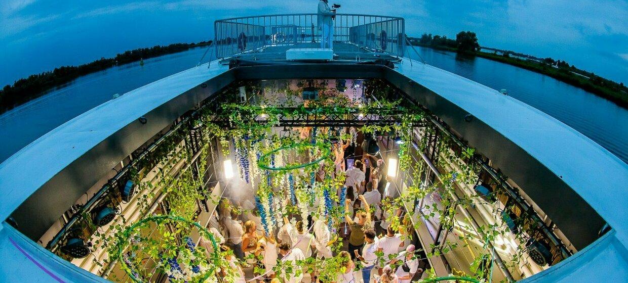 Modern Schip voor een Luxe Beleving 1