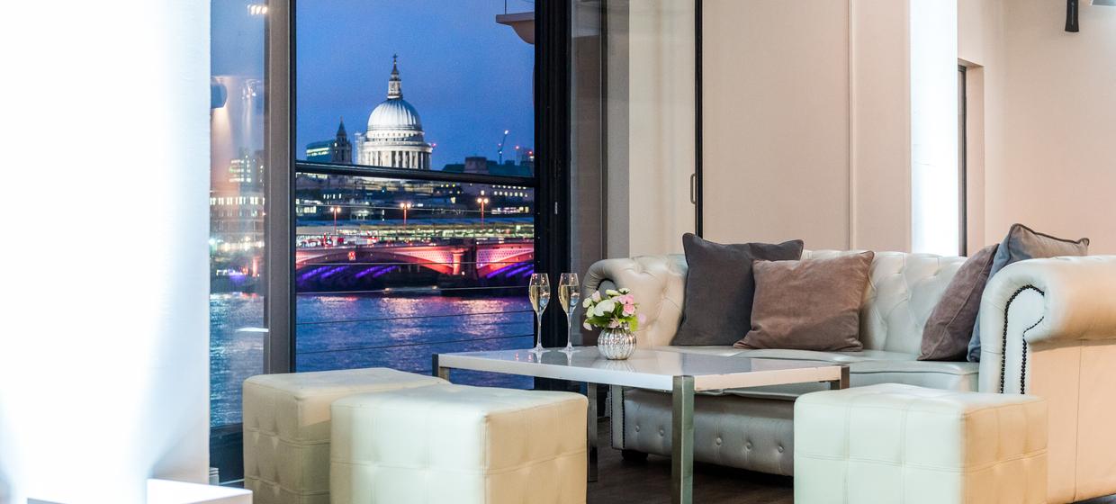Iconic event space with panoramic views across the Thames 9
