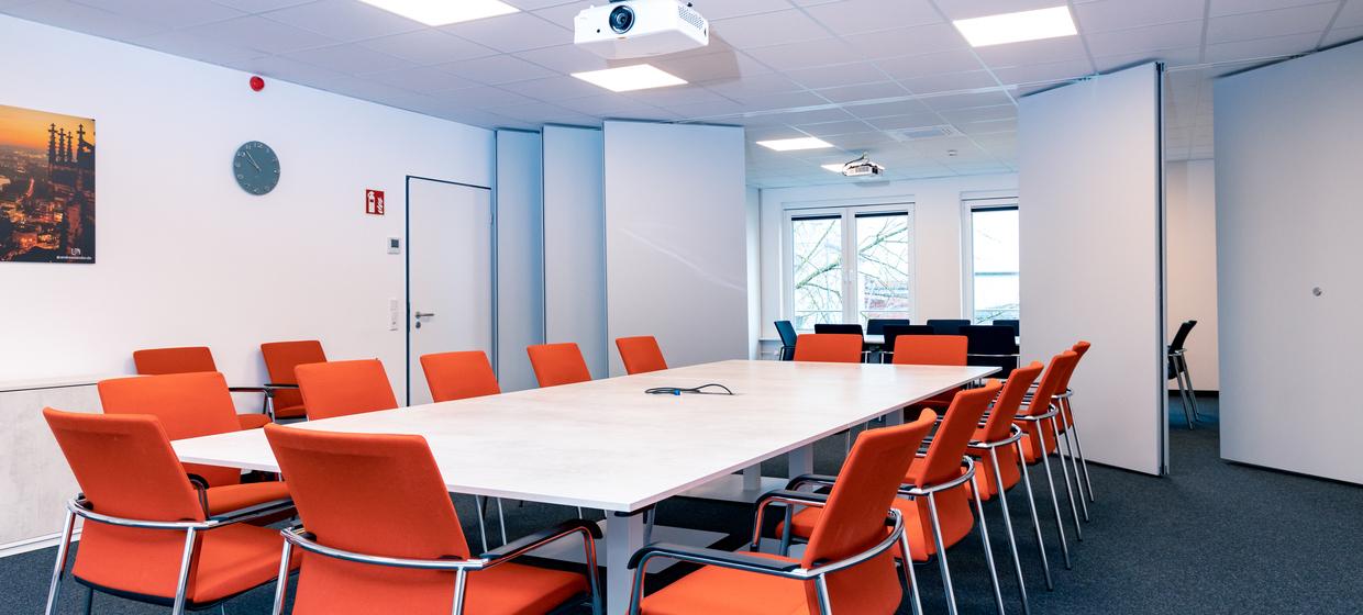Konferenzraum in zentraler Lage Besprechungsraum Blau+Orange 3