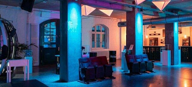 VRHQ Virtual Reality Headquarters 4