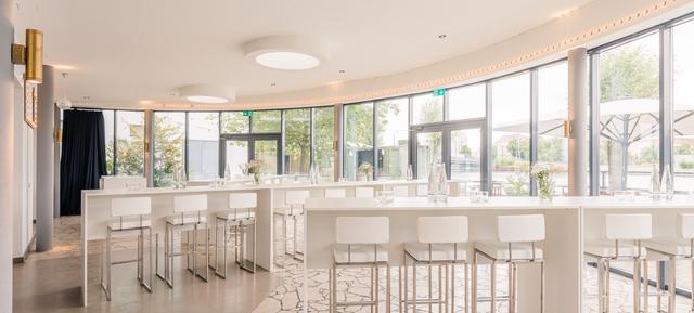 WHITE Spreelounge in Berlin 15