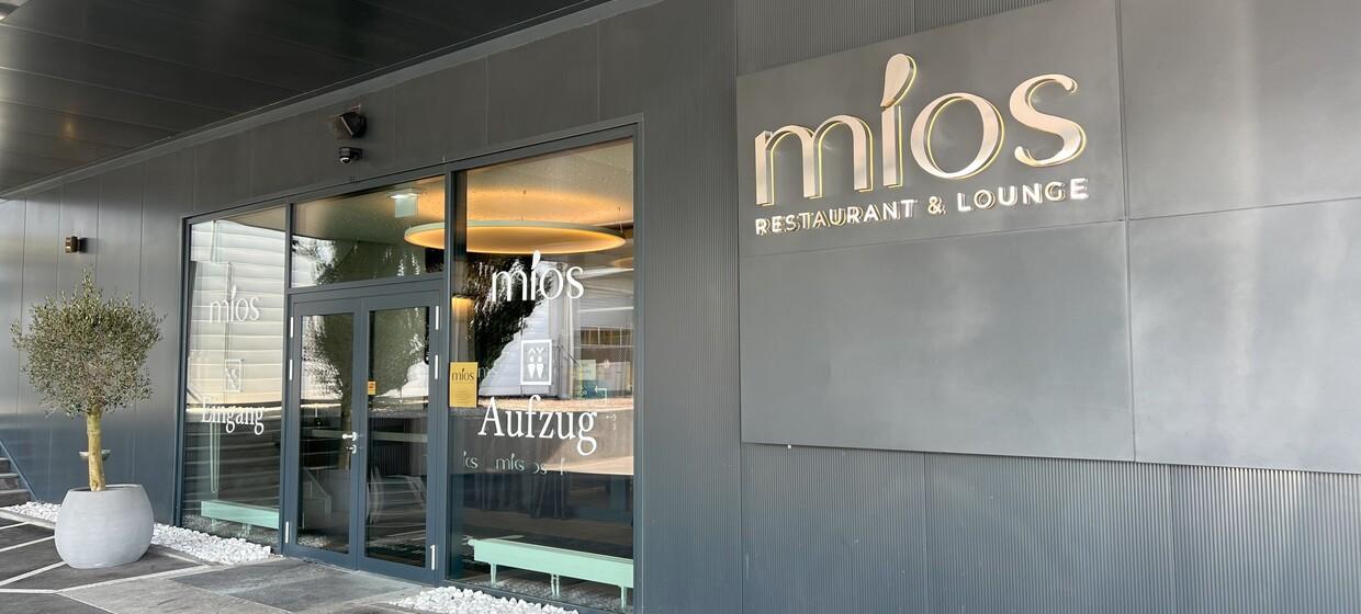 Mios Restaurant & Lounge 14