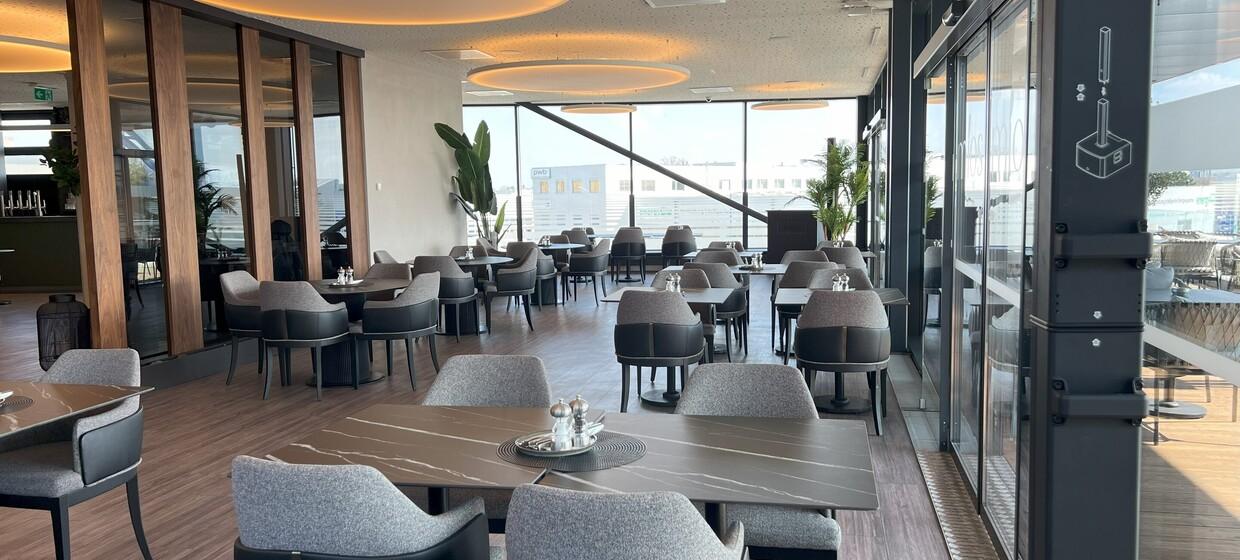 Mios Restaurant & Lounge 7