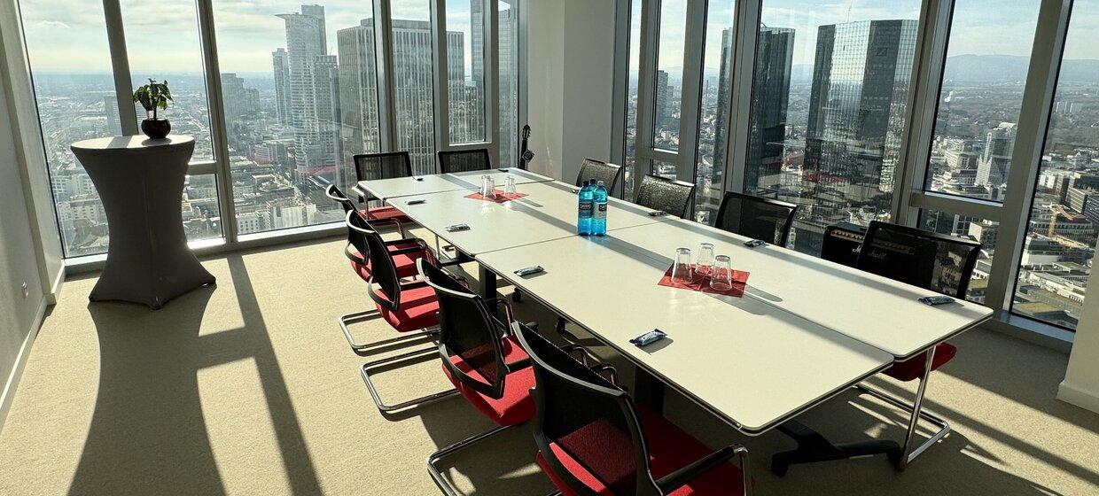 K-1 BusinessClub Main Tower Mainhattan 2