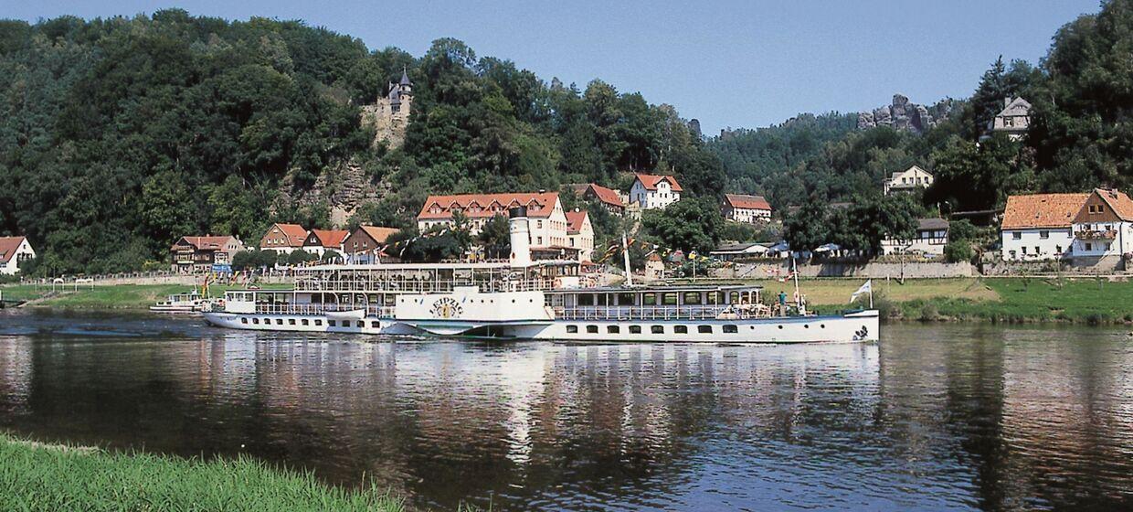 Modernisiertes Hotel mit Garten und Sauna 15