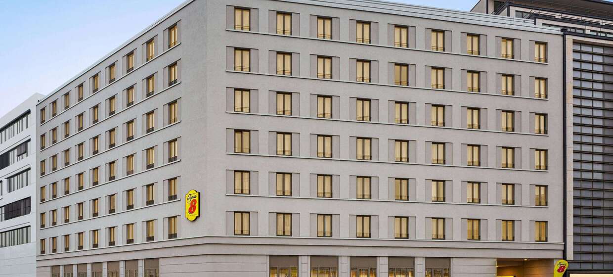 Zentrales Hotel mit umfassenden Annehmlichkeiten 4