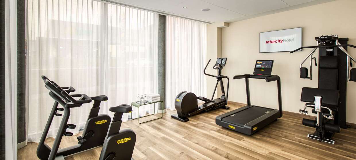 Flughafenhotel mit Restaurant und Fitnessstudio 8