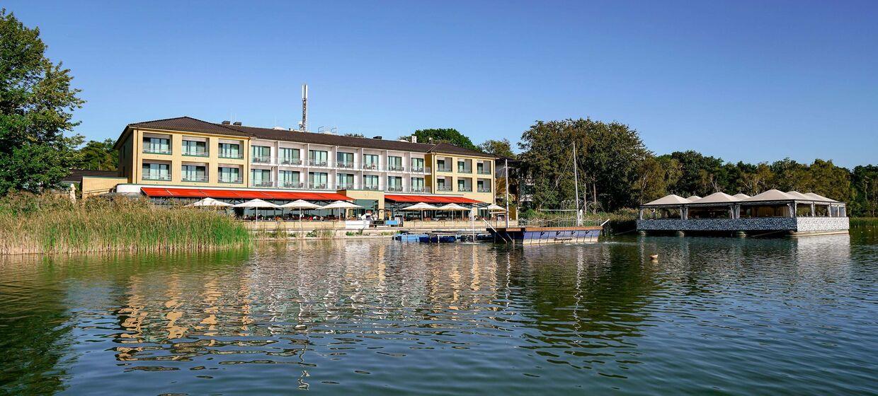 Hotel am Strand mit Sauna und Restaurant 1