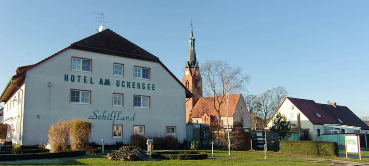 Hotel am See mit umfangreichen Annehmlichkeiten 2