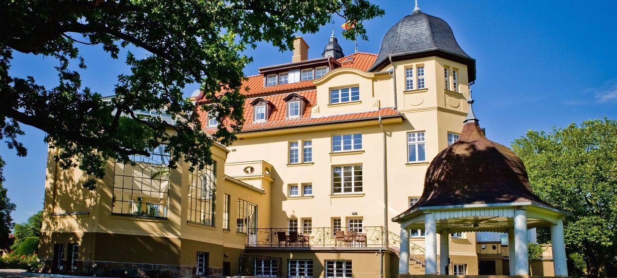 Hotel mit Spa, Fitnessstudio und Restaurant 1