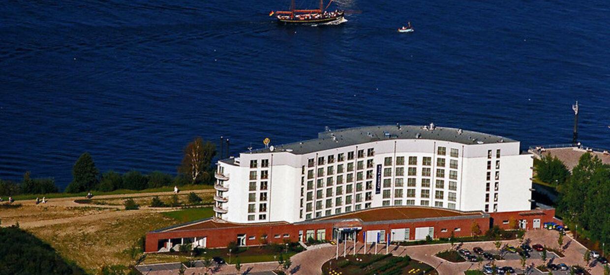 Hotel an der Elbe mit Hafenblick 48