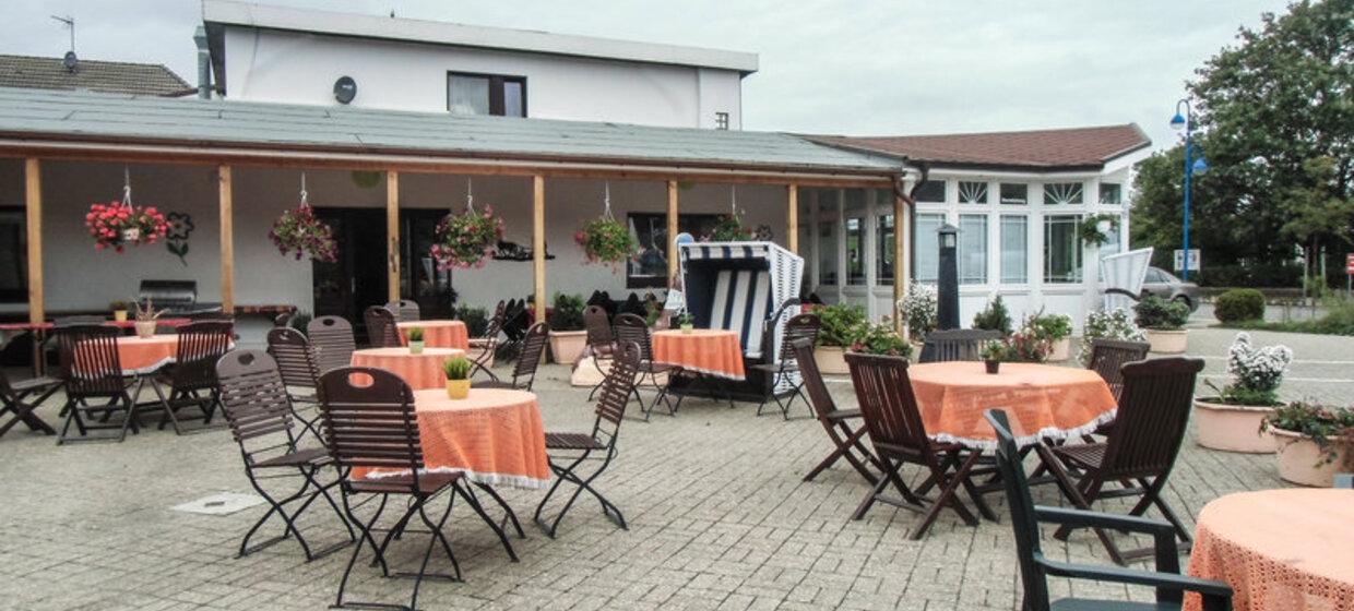 Hotel direkt am Strand in Tossens 2