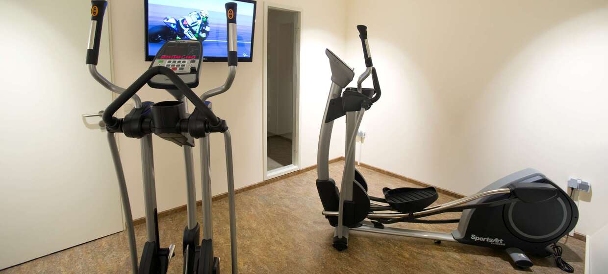 Im Zentrum, 96 Zimmer, Fitnessstudio 41