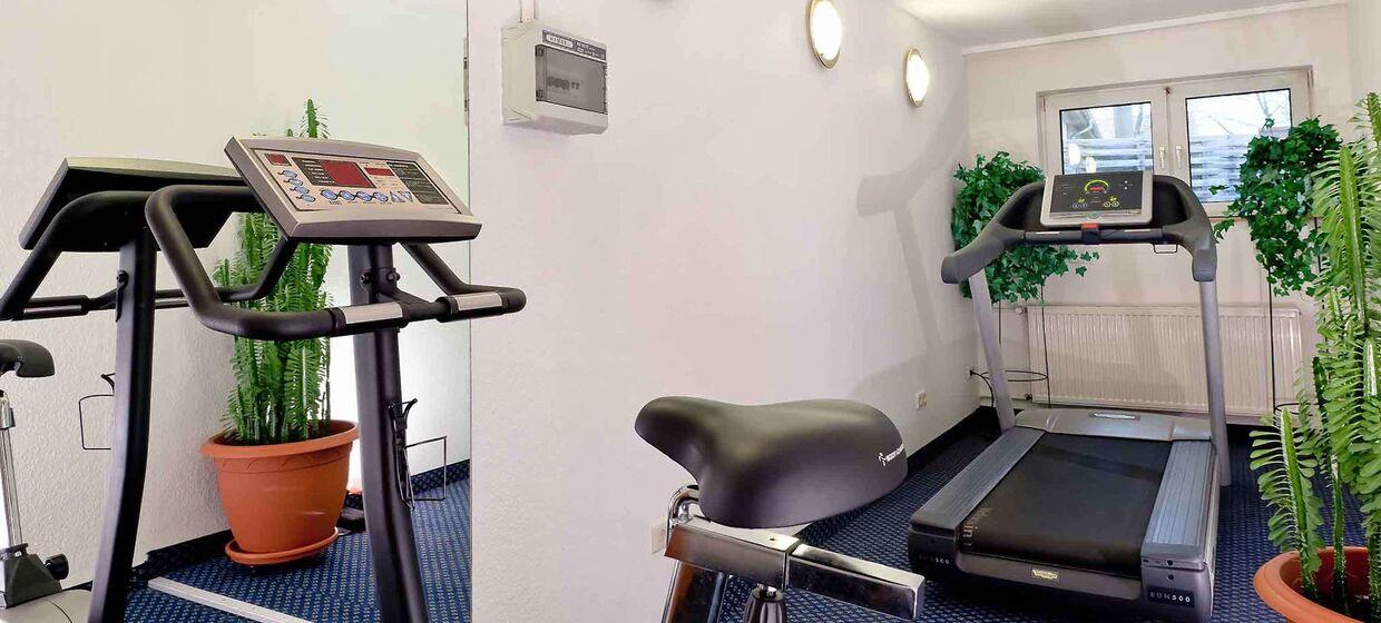 Hotel mit Garten, Restaurant und Fitness. 26