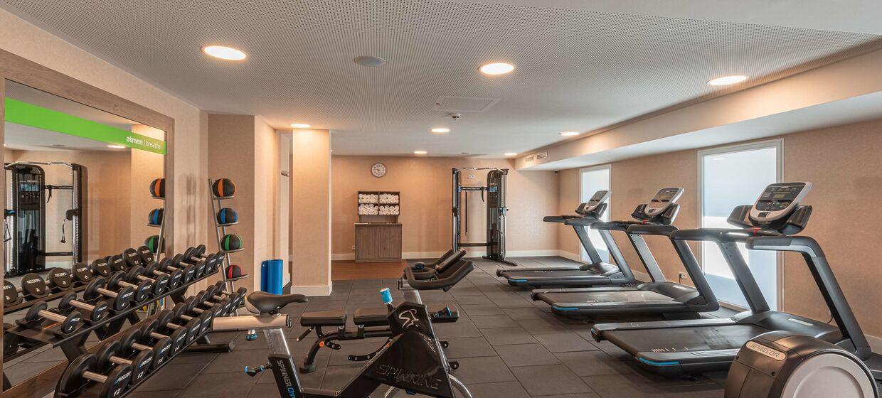 Hotel in Düsseldorf mit Fitnessstudio und Bar 42