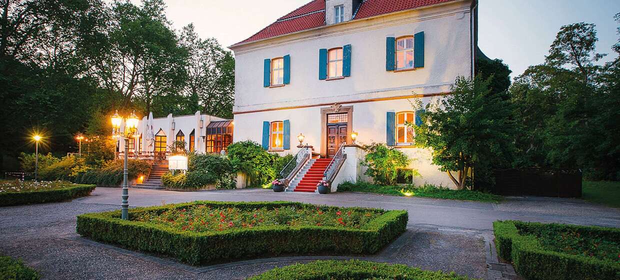 Romantisches Hotel im idyllischen Park 23