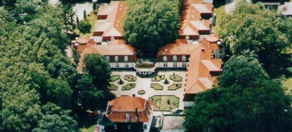 Romantisches Hotel im idyllischen Park 42