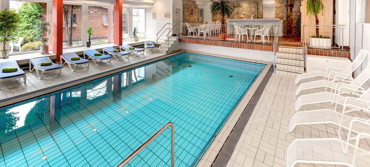 Modernisiertes Hotel mit Pool und Sauna 8