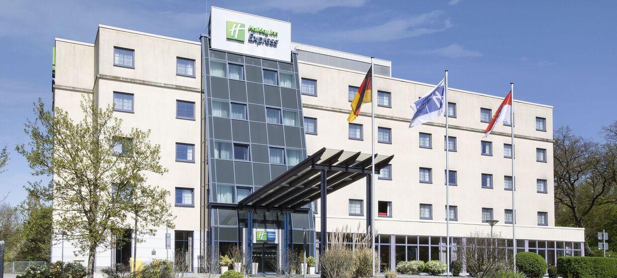 Hotel an der B486 mit Fitnessstudio 1