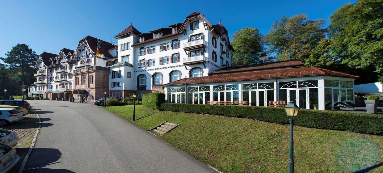 Luxuriöses Hotel mit Park, Pools, Spa 6