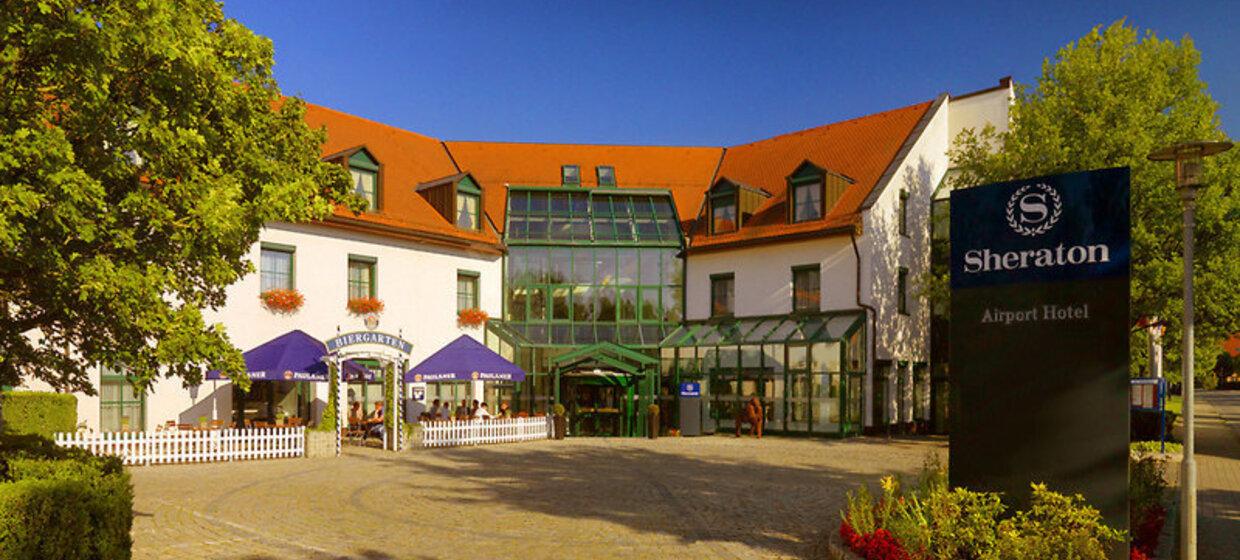 Stadtnahes Hotel mit Pool und Spa 48