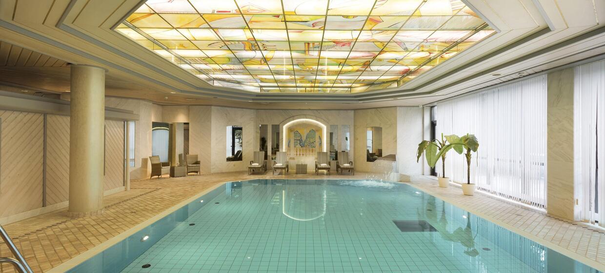 Hotel mit Pool, Fitnessstudio, Sauna, Restaurant 25