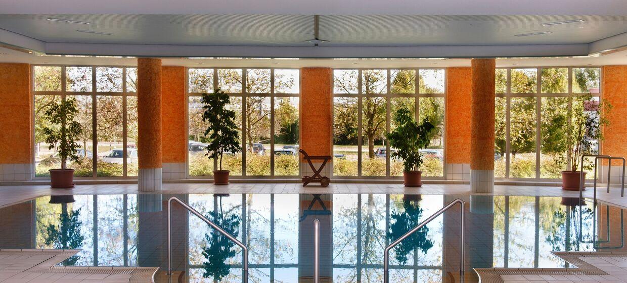 Geschäftshotel mit Wellnessbereich und Pool 2