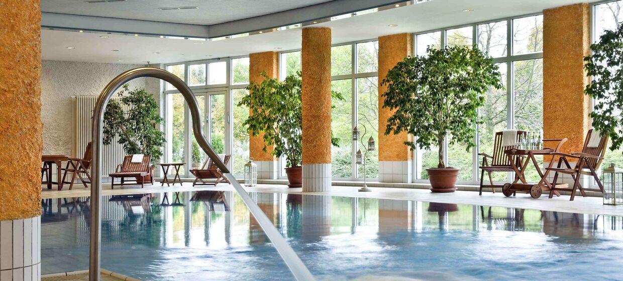 Geschäftshotel mit Wellnessbereich und Pool 23