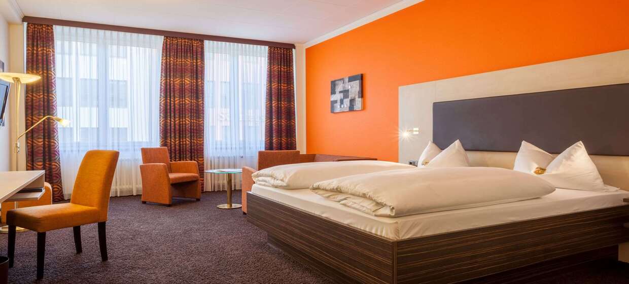 Zentrales Hotel mit umfassenden Einrichtungen 16