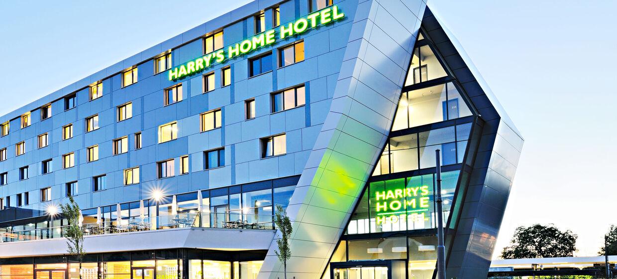 Hotel mit Kino, Spielzimmer und Bar 41