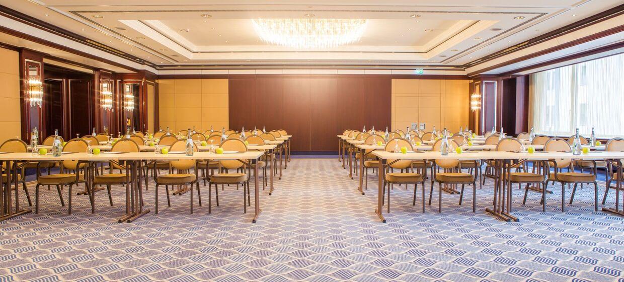 Steigenberger Graf Zeppelin 2