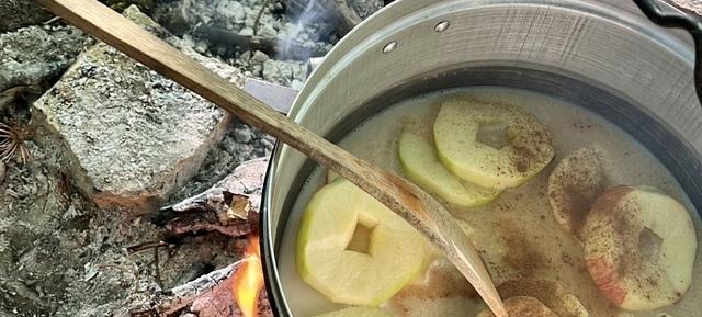 Gemeinsam Kochen am Feuer: Kreativität, Teamgeist und Genuss in der Natur 3