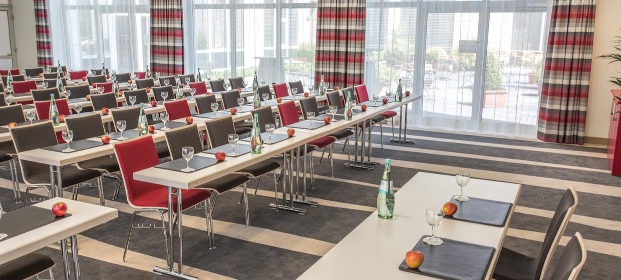 Holiday Inn Düsseldorf-Neuss 5