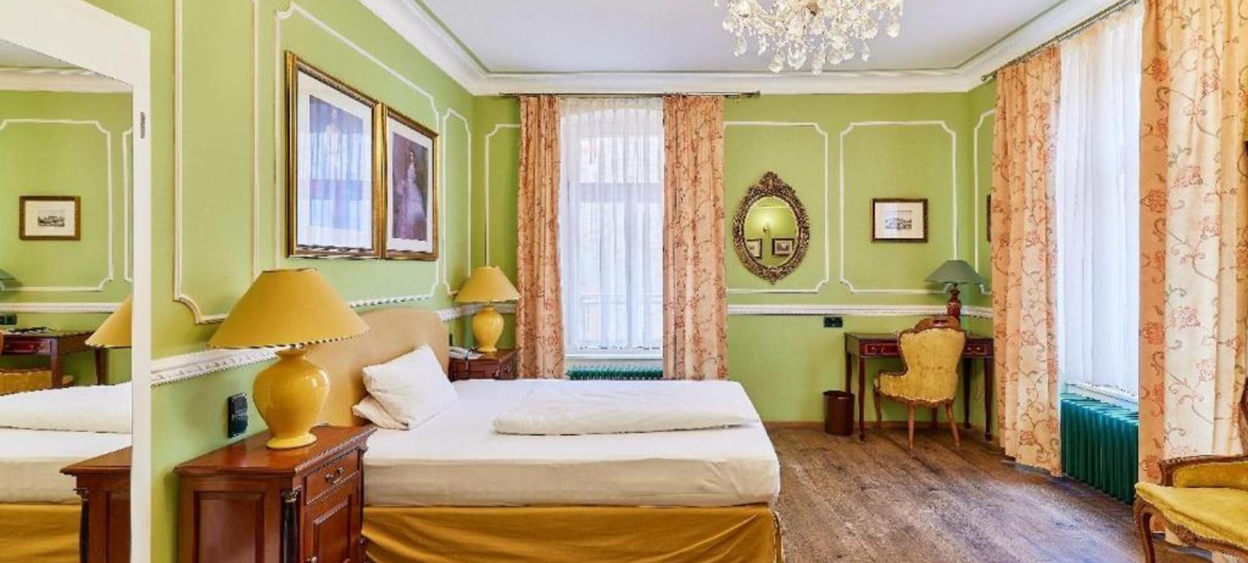 Hip-Hotel 2