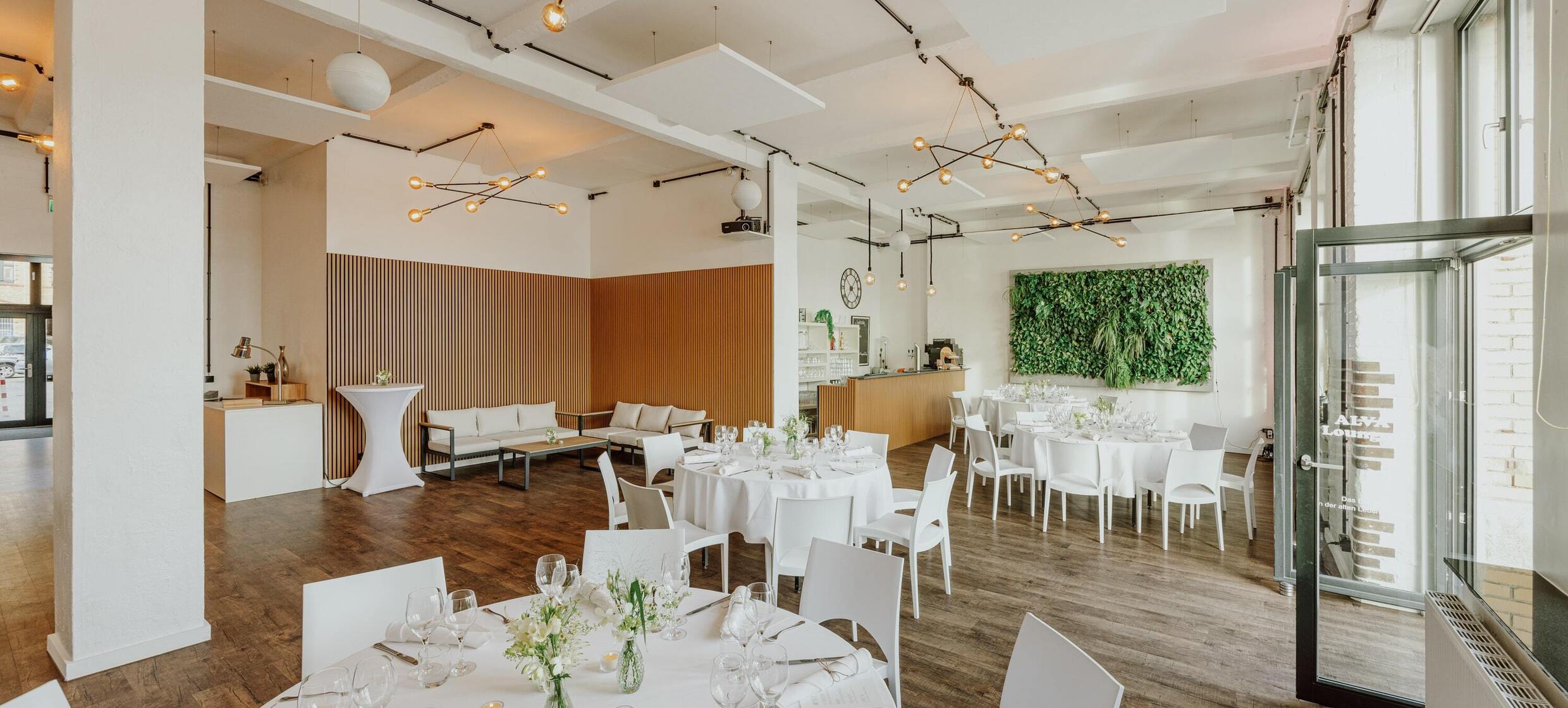 WHITE Spreelounge 11